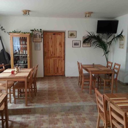 Hotel Privat Bohemia à Šatov Extérieur photo