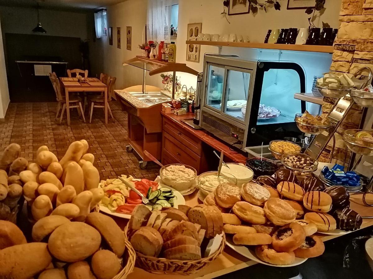 Hotel Privat Bohemia à Šatov Extérieur photo
