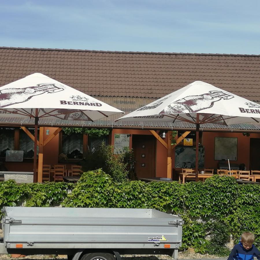 Hotel Privat Bohemia à Šatov Extérieur photo