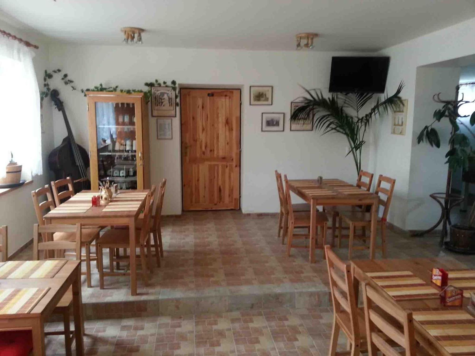 Hotel Privat Bohemia à Šatov Extérieur photo