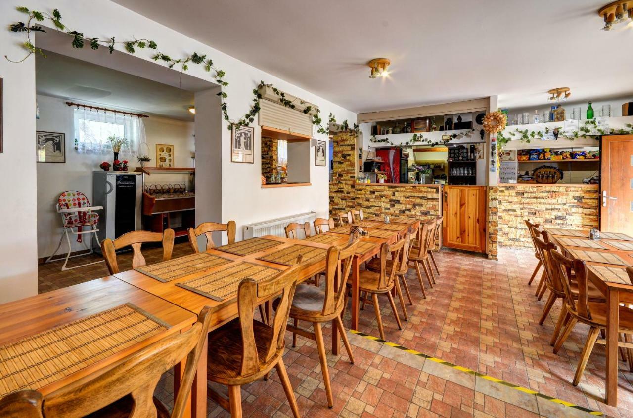 Hotel Privat Bohemia à Šatov Extérieur photo