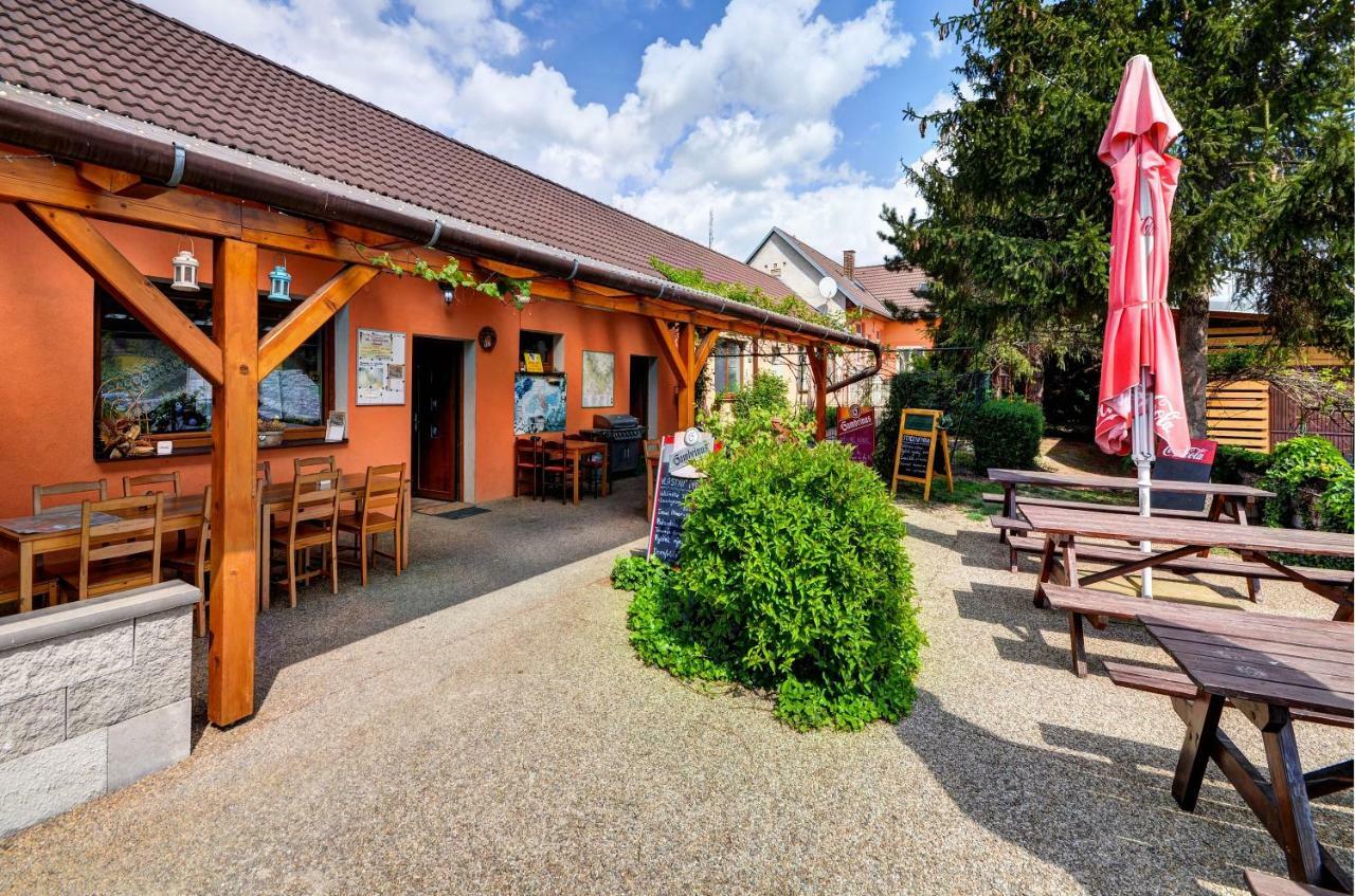 Hotel Privat Bohemia à Šatov Extérieur photo